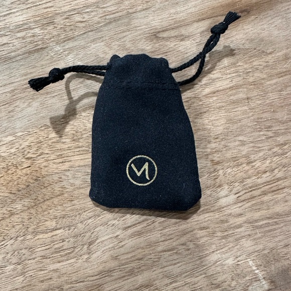 Mejuri Thin Croissant Dome Earrings - Picture 3 of 5